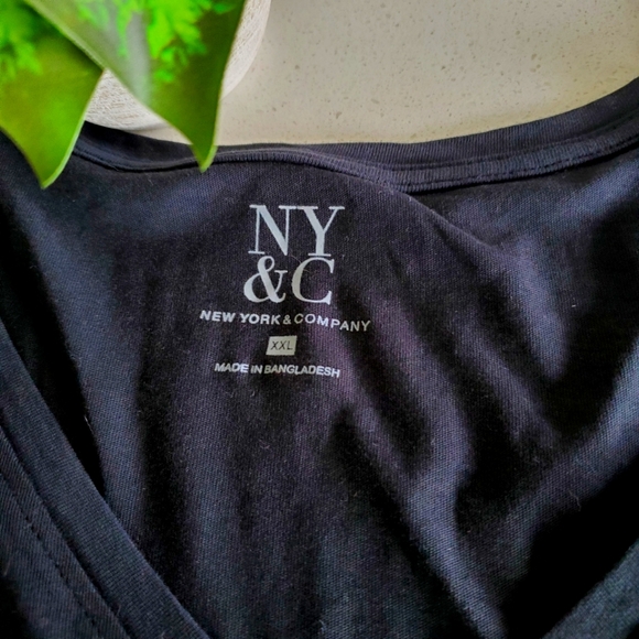 NWT long sleeved black v neck shirt - Picture 2 of 7